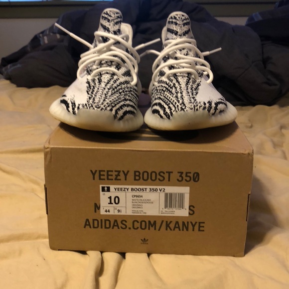 yeezy zebra v2 sizing